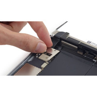 Заміна основної камери iPad 4