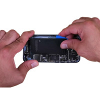 Заміна АКБ (акумулятора) iPhone 15