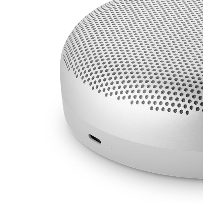 Портативна колонка Bang & Olufsen Beosound A1 (3rd Gen) Bluetooth Speaker Natural Aluminium